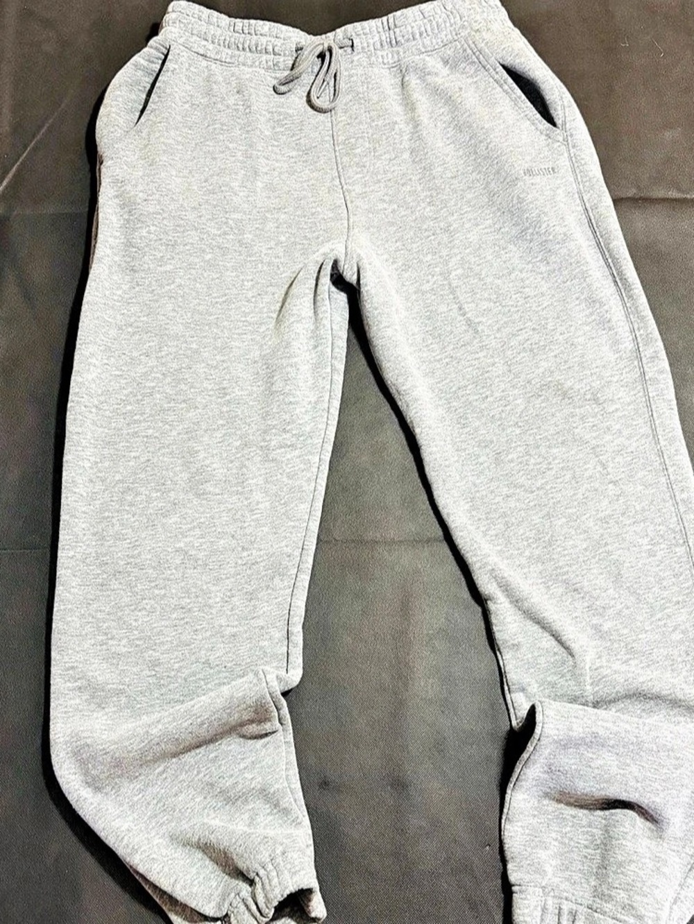 Men’s Hollister Grey Relaxed Jogger Sweatpants Size Larg